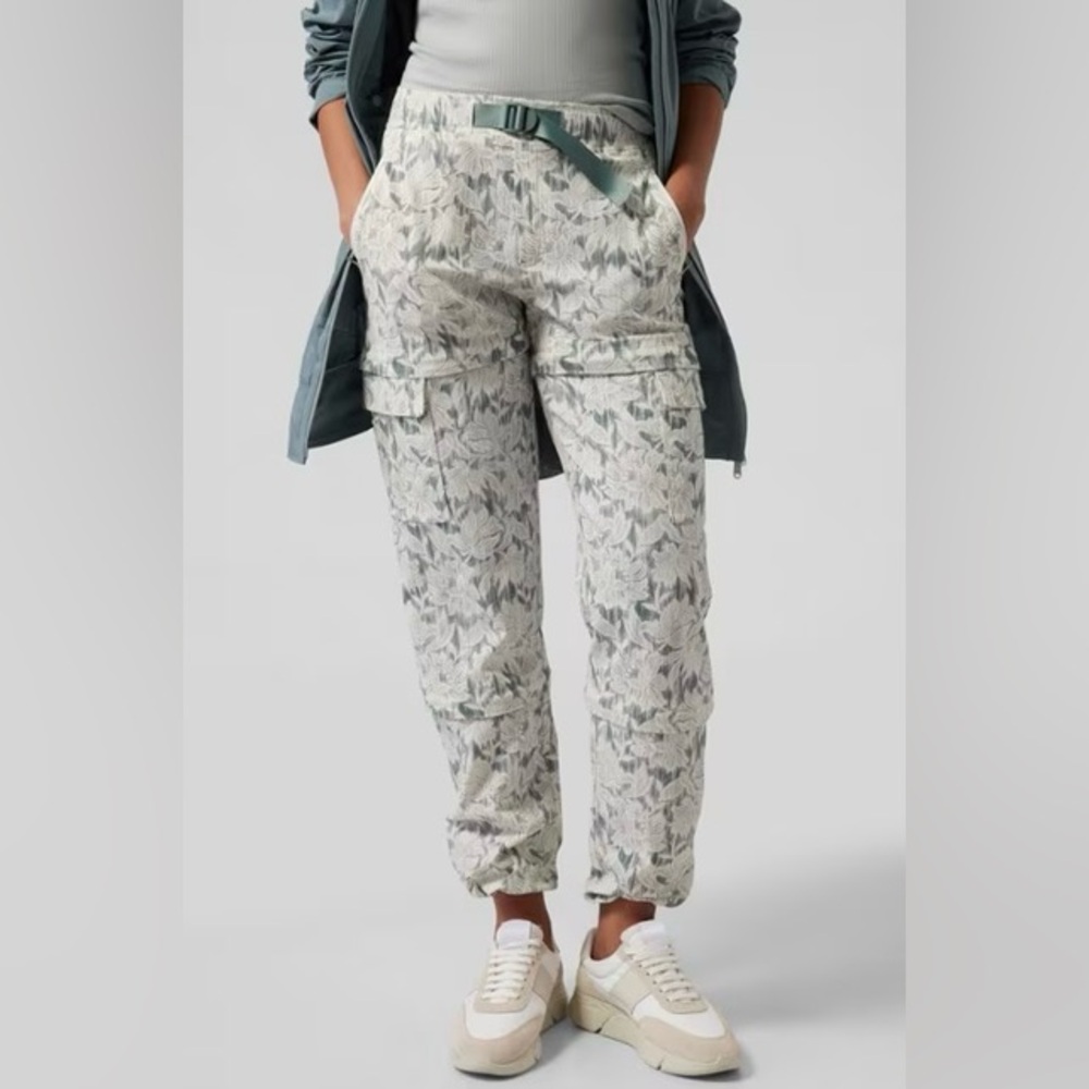 Athleta Trekkie Cargo Convertible Hiking Pants, Ethereal Bloom Magnolia White, 8